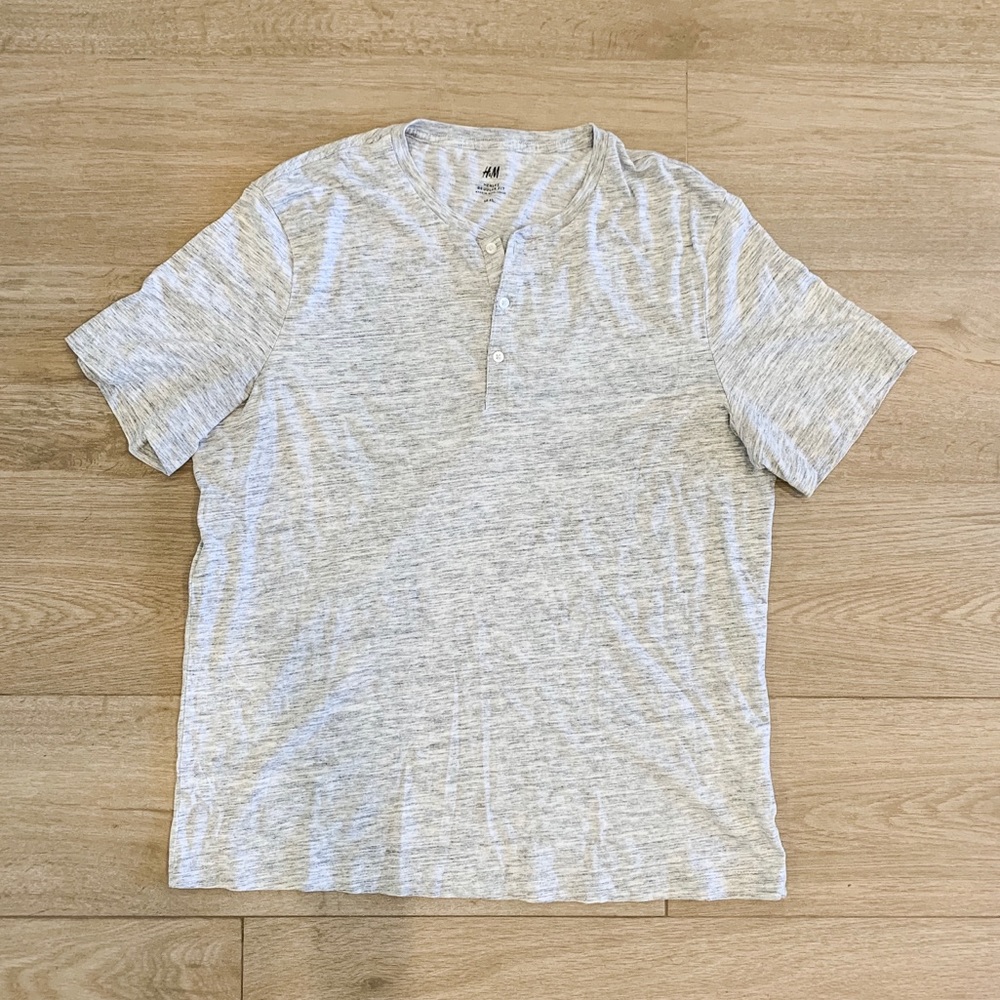 ‼️2 for $15 H&M Men’s Henley t-shirt